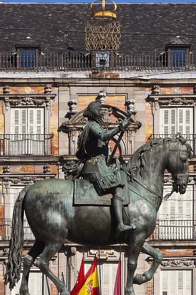 Spain, Madrid, Centro Area, Plaza Mayor, statue of King Philip III