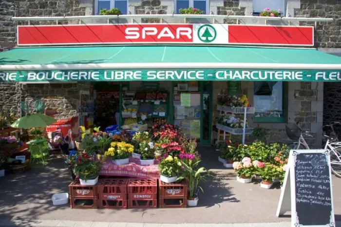 Framed Print : Spar grocery store at Saint-Martin-du-Vivier in the region of Haute Normandie, France