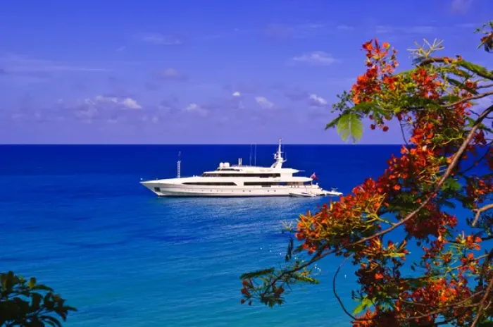 Framed Print : St. Martin / Maarten. Yacht off Long Beach (Baie Longue) Framed Print : St. Martin / Maarten. Yacht off Long Beach (Baie Longue)