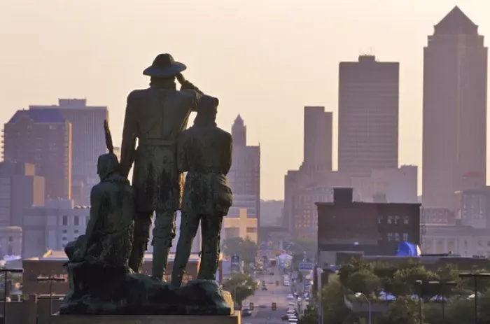 Framed Print : Statue in Des Moines, Iowa, USA