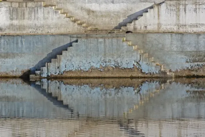 Framed Print : Steps mirrored on small lake, Jodhpur, India Framed Print : Steps mirrored on small lake, Jodhpur, India