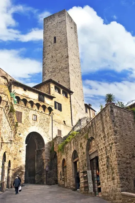 Framed Print : Stone Arch de Becci de Cuganesi Tower Narrow Street Via San Giovani San Gimignano