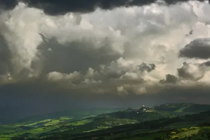 Framed Print : Storm clouds over Pienza, Italy, Tuscany Framed Print : Storm clouds over Pienza, Italy, Tuscany