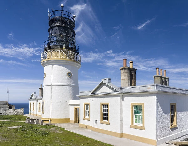 Sumburgh Head Lighthouse, the lighthouse at Sumburgh Head on the Shetland Islands in Scotland