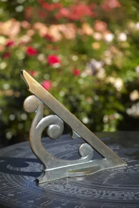 Framed Print : Sundial, Central Rose Garden, Christchurch Botanic Gardens, Hagley Park, Christchurch