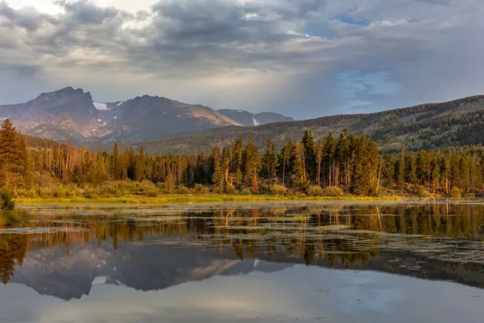 Framed Print : Sunrise light on Hallett Peak and Flattop Mountain above Sprague Lake in Rocky Mountain Framed Print : Sunrise light on Hallett Peak and Flattop Mountain above Sprague Lake in Rocky Mountain