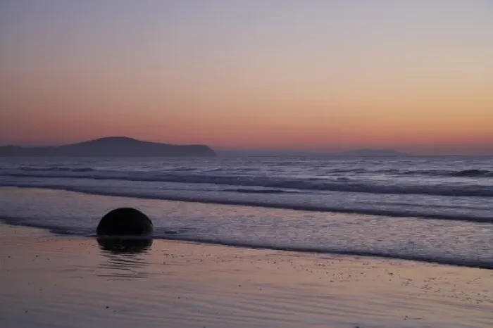 Framed Print : Sunrise, Moeraki Boulders, North Otago, South Island, New Zealand Framed Print : Sunrise, Moeraki Boulders, North Otago, South Island, New Zealand