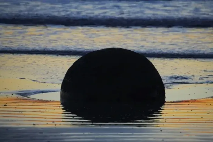 Framed Print : Sunrise, Moeraki Boulders, North Otago, South Island, New Zealand