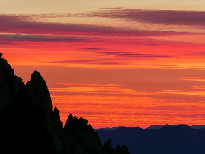 Framed Print : Sunrise in the mountains, Eastern Sierras, Bishop, California Framed Print : Sunrise in the mountains, Eastern Sierras, Bishop, California