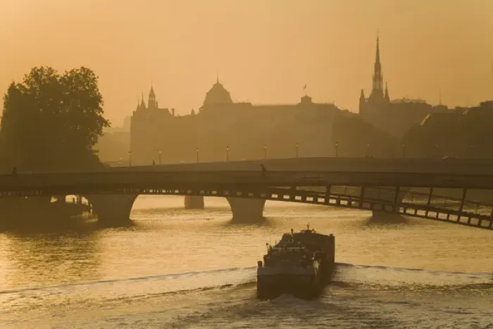 Framed Print : Sunrise over Seine, Paris, France