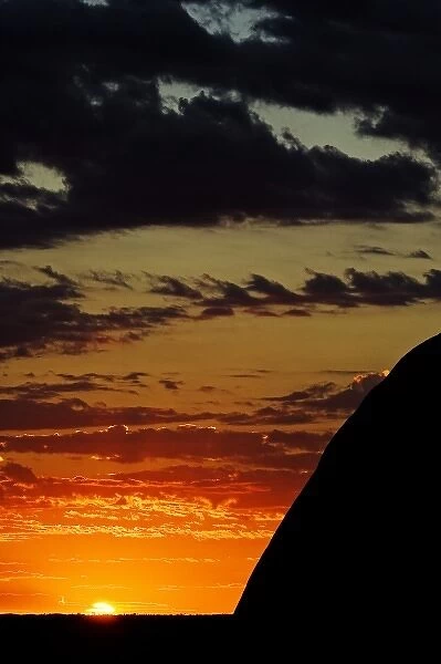 Sunrise, Uluru  /  Ayers Rock, Uluru - Kata Tjuta National Park, World Heritage Area