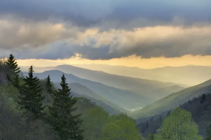 Framed Print : Sunrise view of Oconaluftee Valley, Great Smoky Mountains National Park, North Carolina Framed Print : Sunrise view of Oconaluftee Valley, Great Smoky Mountains National Park, North Carolina