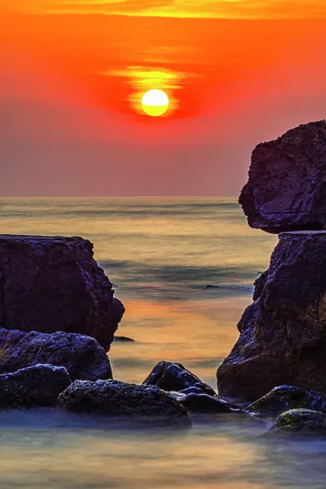 Framed Print : Sunset in Bali, Indonesia, a tropical paradise Framed Print : Sunset in Bali, Indonesia, a tropical paradise