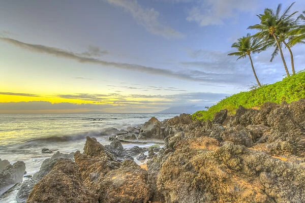 Sunset at beach near Wailea, Maui, Hawaii, USA