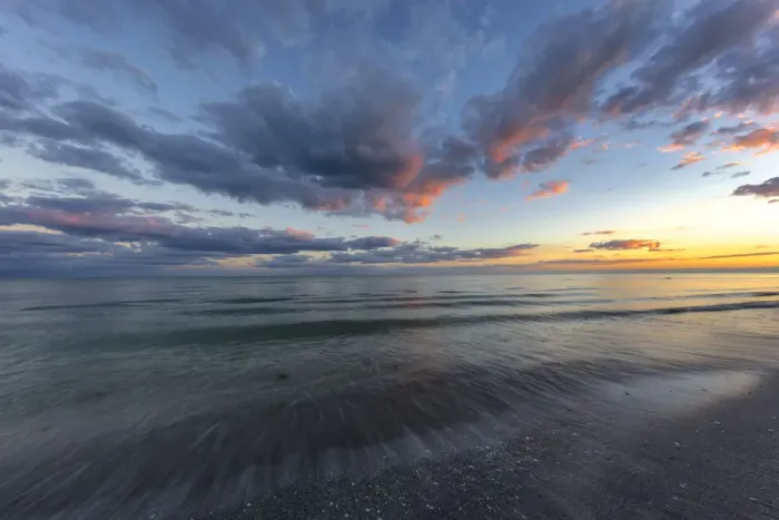 Framed Print : Sunset clouds over the Gulf of Mexico on Sanibel Island in Florida, USA Framed Print : Sunset clouds over the Gulf of Mexico on Sanibel Island in Florida, USA