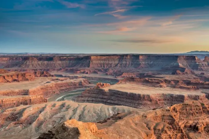 Framed Print : Sunset at Deadhorse Point State Park, view of Colorado river and Canyonlands National Framed Print : Sunset at Deadhorse Point State Park, view of Colorado river and Canyonlands National