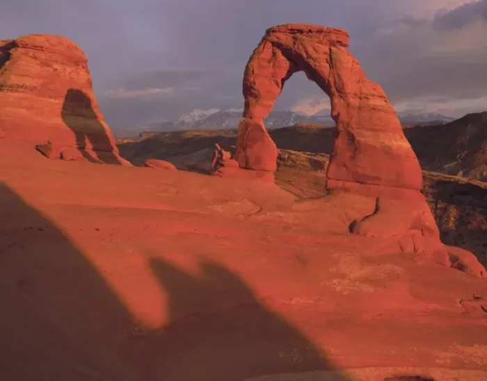 Framed Print : Sunset light on Delicate Arch wit the La Sal Mountains in the background, Arches nat l Park Framed Print : Sunset light on Delicate Arch wit the La Sal Mountains in the background, Arches nat l Park