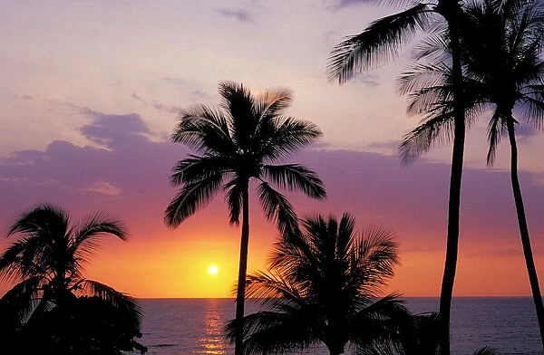 Sunset over the Pacific Ocean at Hapuna Beach, Kohala Coast, The Big Island, Hawaii, USA