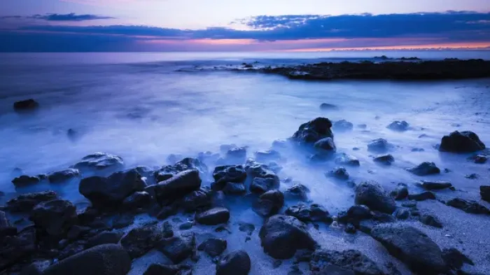 Framed Print : Surf at dusk, Kailua-Kona, Hawaii, USA Framed Print : Surf at dusk, Kailua-Kona, Hawaii, USA