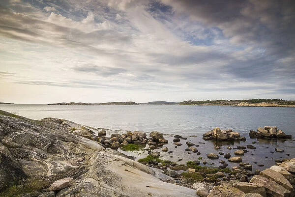 Sweden, Bohuslan, Salto Island, rocky cove seascape