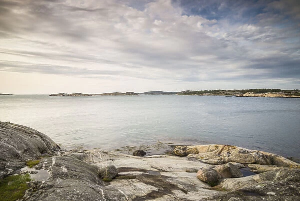 Sweden, Bohuslan, Salto Island, rocky cove seascape