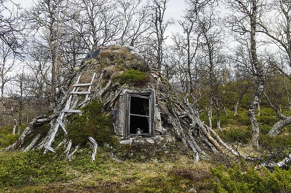 Sweden, Jamtland, Valadalen Nature Preserve. Traditional Sami sod house