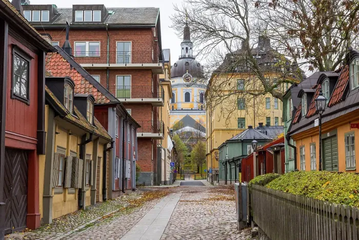 Framed Print : Sweden, Stockholm, Soder Island, Sodermalm. 19th Century houses nearby Master Mikaels Gata. Fjallgatan