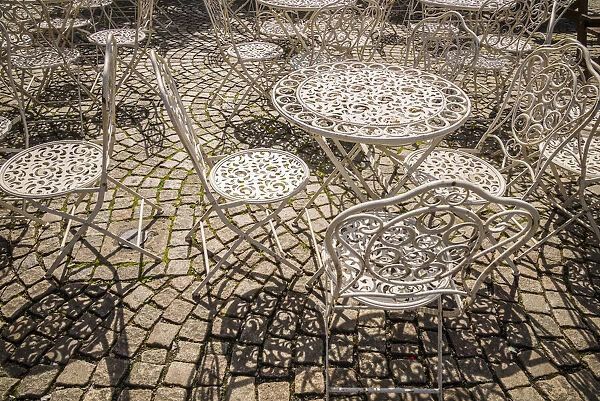 Sweden, Vastragotland and Bohuslan, Gothenburg, outdoor table and chairs