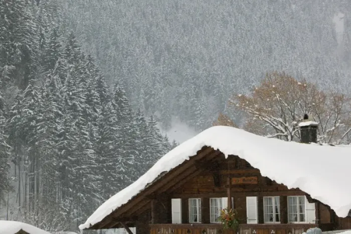 Framed Print : SWITZERLAND-Bern-GRINDELWALD: Ski Chalet / Winter Framed Print : SWITZERLAND-Bern-GRINDELWALD: Ski Chalet / Winter