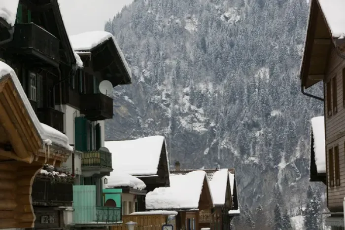 Framed Print : SWITZERLAND-Bern-LAUTERBRUNNEN: Ski Chalets / Winter Framed Print : SWITZERLAND-Bern-LAUTERBRUNNEN: Ski Chalets / Winter
