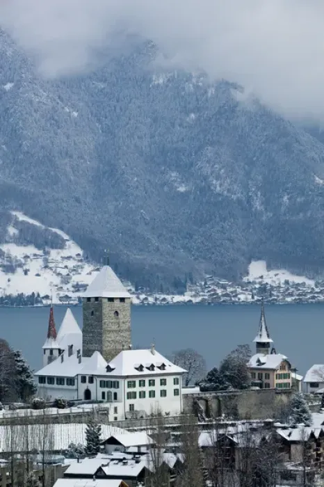 Framed Print : SWITZERLAND-Bern-SPIEZ: Town Castle (13th century) & Lake Thun / Winter Framed Print : SWITZERLAND-Bern-SPIEZ: Town Castle (13th century) & Lake Thun / Winter
