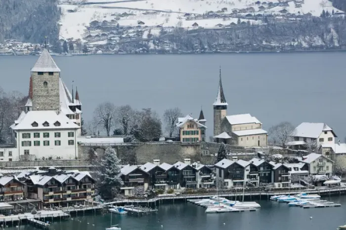Framed Print : SWITZERLAND-Bern-SPIEZ: Town Castle (13th century) & Lake Thun  /  Winter