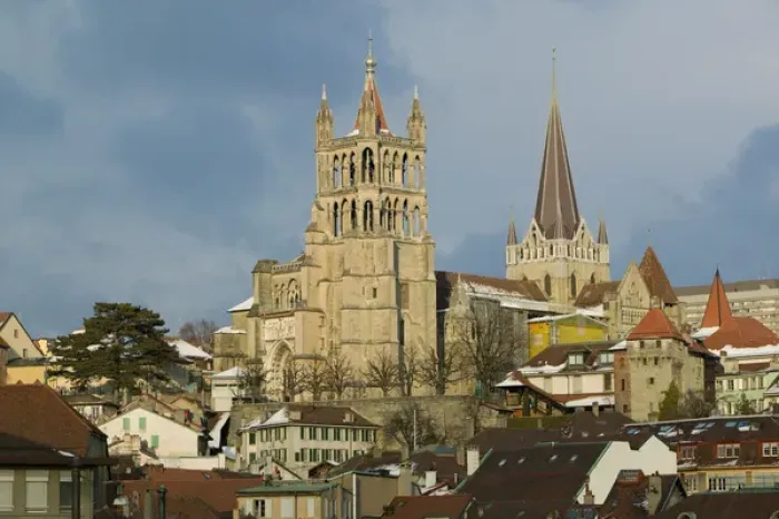 Framed Print : SWITZERLAND-(Vaud)-LAUSANNE: Cathedral View from the Grand-Pont  /  Winter