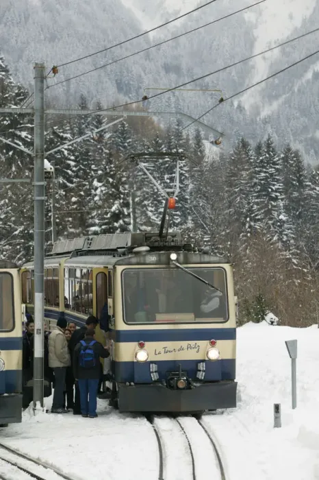 Framed Print : SWITZERLAND-(Vaud)-Swiss Riviera-CAUX: Train to the Rochers de Naye / Winter(Ski Resort Framed Print : SWITZERLAND-(Vaud)-Swiss Riviera-CAUX: Train to the Rochers de Naye / Winter(Ski Resort