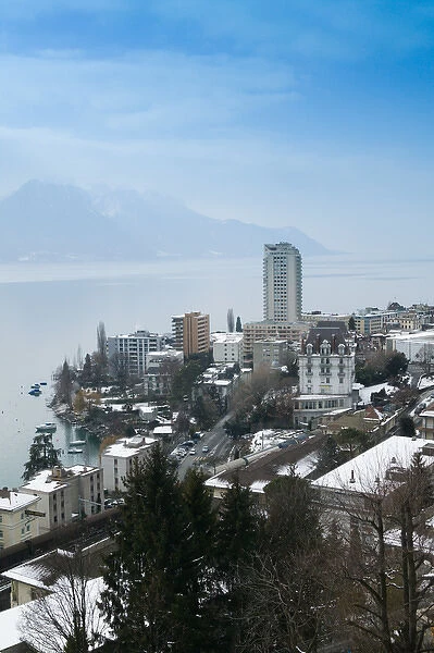 SWITZERLAND-(Vaud)-Swiss Riviera-MONTREUX: Montreux & Lake Geneva  /  Daytime  /  Winter