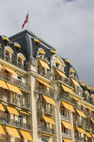 SWITZERLAND-(Vaud)-Swiss Riviera-MONTREUX: Le Montreux Place Hotel on Lake Geneva  /  Winter