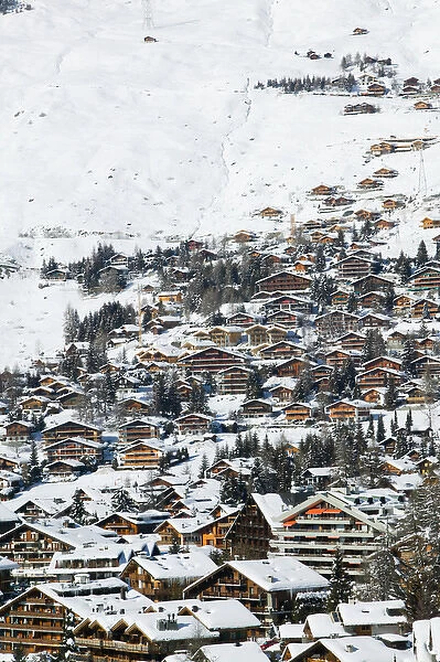 SWITZERLAND-Wallis  /  Valais-VERBIER: Ski Resort  /  Winter Ski Chalets  /  Daytime