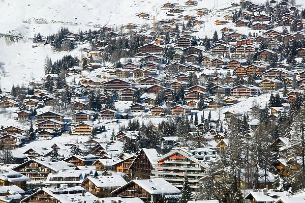 SWITZERLAND-Wallis  /  Valais-VERBIER: Ski Resort  /  Winter Ski Chalets  /  Daytime