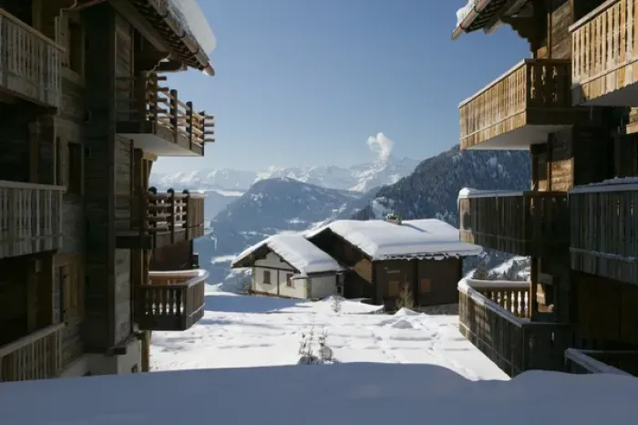 Framed Print : SWITZERLAND-Wallis / Valais-VERBIER: Ski Resort / Winter Ski Chalets / Daytime Framed Print : SWITZERLAND-Wallis / Valais-VERBIER: Ski Resort / Winter Ski Chalets / Daytime