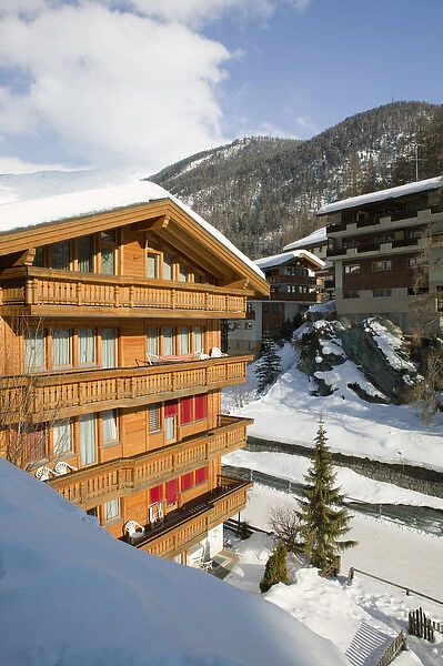 SWITZERLAND-Wallis  /  Valais-ZERMATT: Ski Lodge  /  Winter
