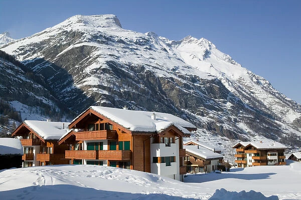 SWITZERLAND-Wallis  /  Valais-ZERMATT: Ski Chalet  /  Winter
