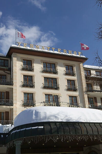 SWITZERLAND-Wallis  /  Valais-ZERMATT: Zermatterhof Hotel  /  Winter