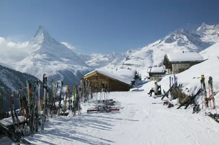 Framed Print : SWITZERLAND-Wallis  /  Valais-ZERMATT: Findeln  /  Winter Mountain Ski Village & Matterhorn
