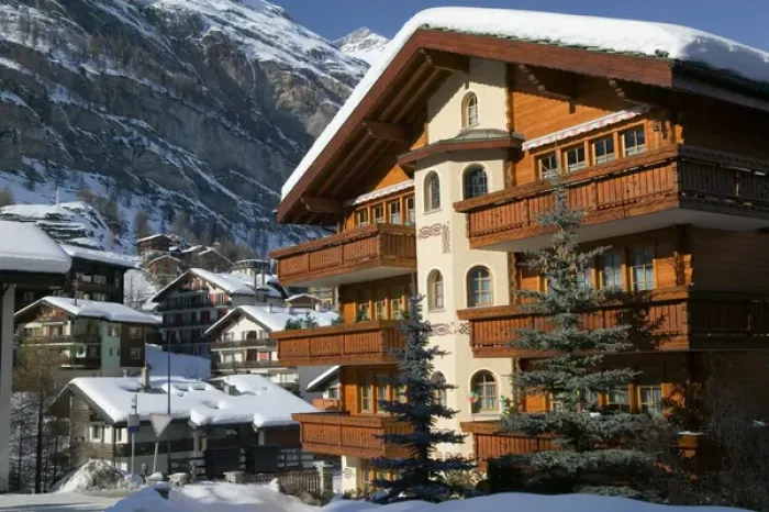 Framed Print : SWITZERLAND-Wallis / Valais-ZERMATT: Ski Chalet / Winter Framed Print : SWITZERLAND-Wallis / Valais-ZERMATT: Ski Chalet / Winter