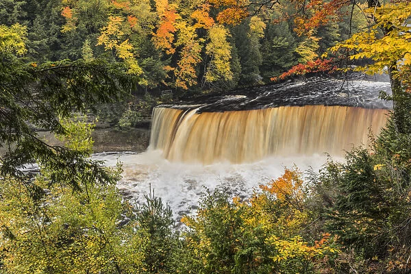 Tahquamenon Falls and fall colors, Upper Peninsula of Michigan