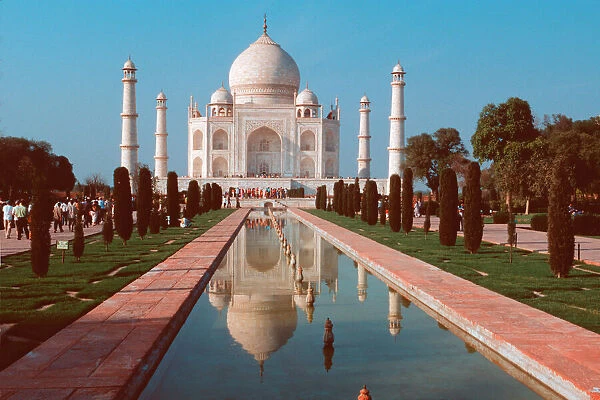 Taj Mahal, Built by Shah Jahan in memory of Mumtaz Mahal (his wife). Agra, Uttar Pradesh
