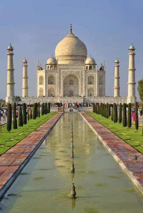 Framed Print : Taj Mahal, a mausoleum located in Agra, India, built by Mughal Emperor Shah Jahan Framed Print : Taj Mahal, a mausoleum located in Agra, India, built by Mughal Emperor Shah Jahan