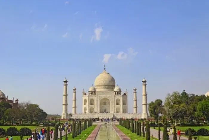 Framed Print : Taj Mahal, a mausoleum located in Agra, India, built by Mughal Emperor Shah Jahan