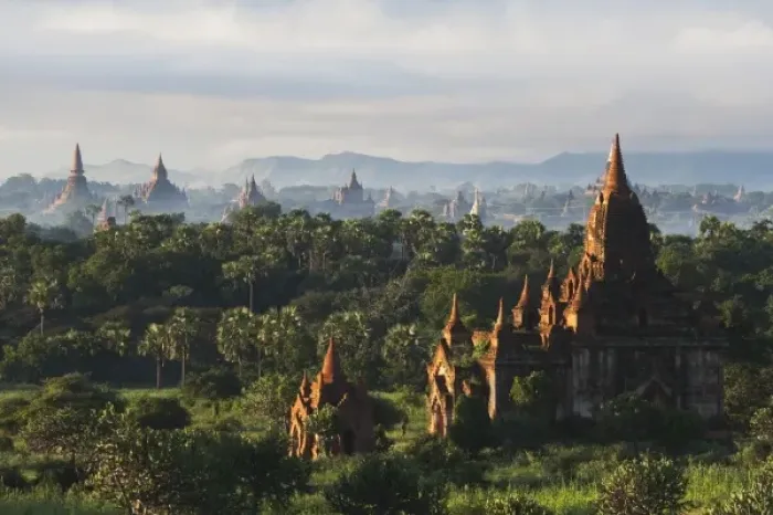 Framed Print : Temples at sunrise, Bagan, Myanmar Framed Print : Temples at sunrise, Bagan, Myanmar