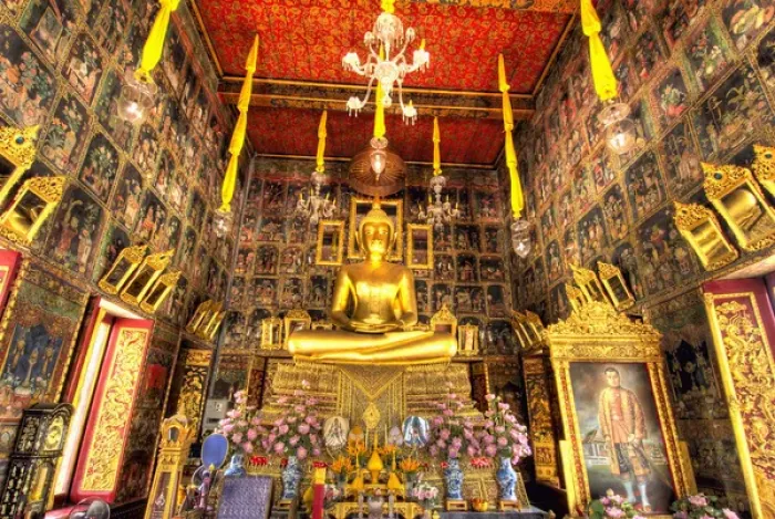 Framed Print : Thailand, Bangkok, Wat Ratcha Orasaram Rathaworawihan. Buddhist shrine inside temple